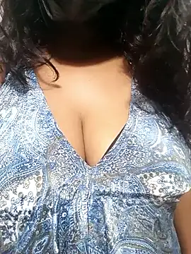 Snapshot of HAANNIAA chatting on December 2025 08:28:02 PM HAANNIAA online show from December 2025 08:28:02 PM