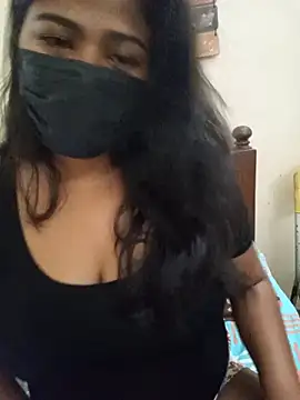 Snapshot of HAANNIAA chatting on December 2025 12:42:02 PM HAANNIAA online show from December 2025 12:42:02 PM