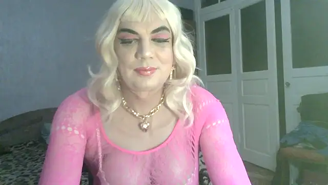 NiraFrost online show from November 2025 05:51:02 PM