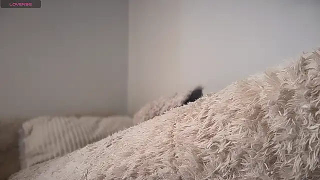 Bunnyylovee online show from April 2026 02:10:01 PM