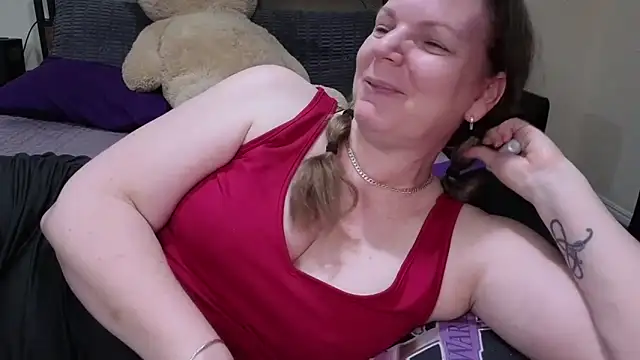 aussiepeaches online show from February 2026 01:37:01 PM