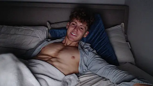 DominantAlex18 online show from March 2026 02:31:02 PM