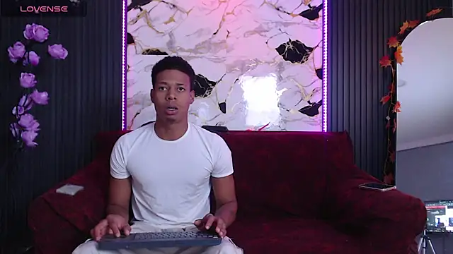 Snapshot of SpicyBoys_X chatting on November 2025 08:08:02 PM SpicyBoys X online show from November 2025 08:08:02 PM