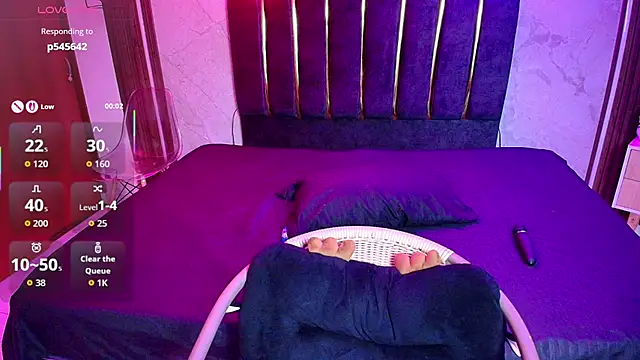 Aria  Lakshmi online show from November 2025 04:24:02 AM