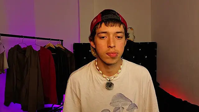 Otter Star online show from September 2025 02:33:02 AM