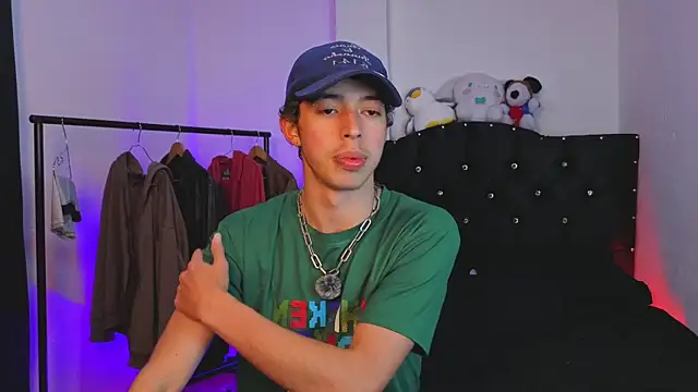 Otter Star online show from September 2025 03:05:01 AM