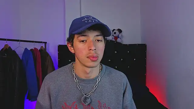 Otter Star online show from September 2025 05:09:02 AM