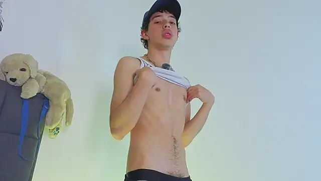 Otter Star online show from October 2025 03:35:01 AM