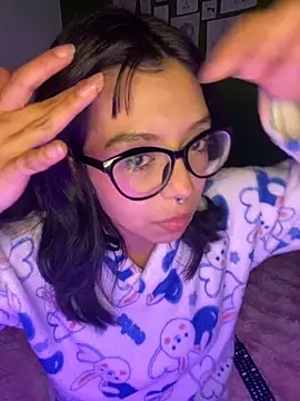 Valen-Foxx online show from September 2025 05:29:02 AM