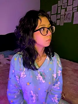 Valen-Foxx online show from October 2025 05:30:01 AM