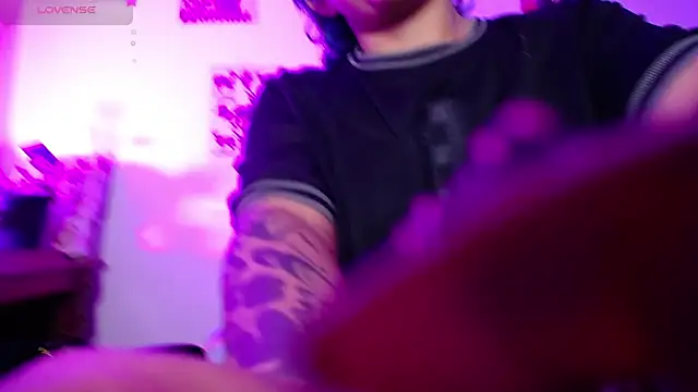 AlmaNanax online show from November 2025 04:18:02 AM