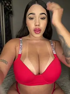 Snapshot of SofiaWildee chatting on April 2026 04:02:02 AM SofiaWildee online show from April 2026 04:02:02 AM