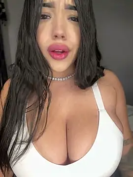 Snapshot of SofiaWildee chatting on April 2026 01:50:01 AM SofiaWildee online show from April 2026 01:50:01 AM