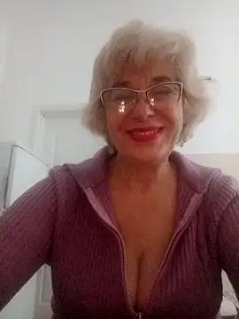 Snapshot of 52MiaLove02 chatting on October 2025 04:35:01 AM 52MiaLove02 online show from October 2025 04:35:01 AM