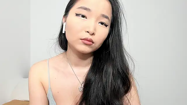 Soyun Mia online show from May 2026 01:18:02 PM