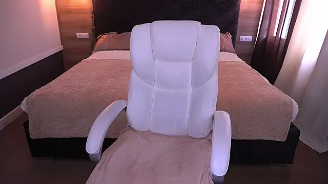 Snapshot of LioraFox chatting on September 2025 06:57:02 AM LioraFox online show from September 2025 06:57:02 AM