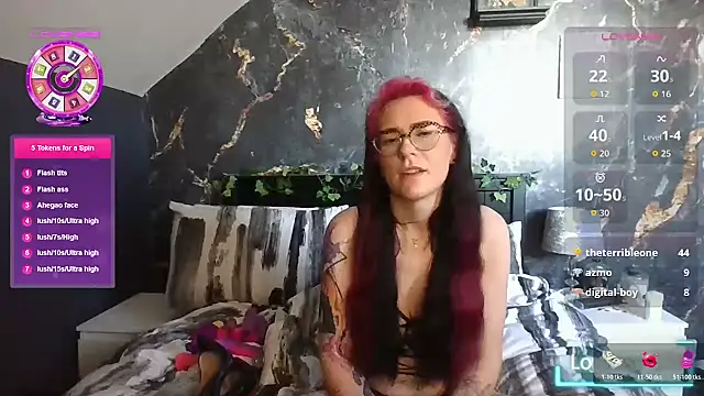 Snapshot of Harley-Moon chatting on November 2025 10:50:02 AM Harley-Moon online show from November 2025 10:50:02 AM