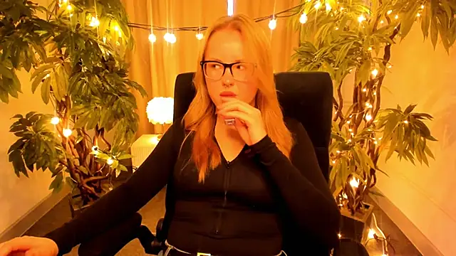 JudithWilson online show from November 2025 10:36:02 AM