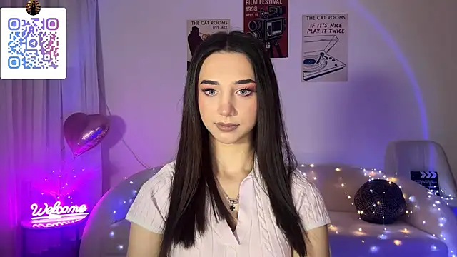 LinaMour online show from April 2026 10:30:02 PM