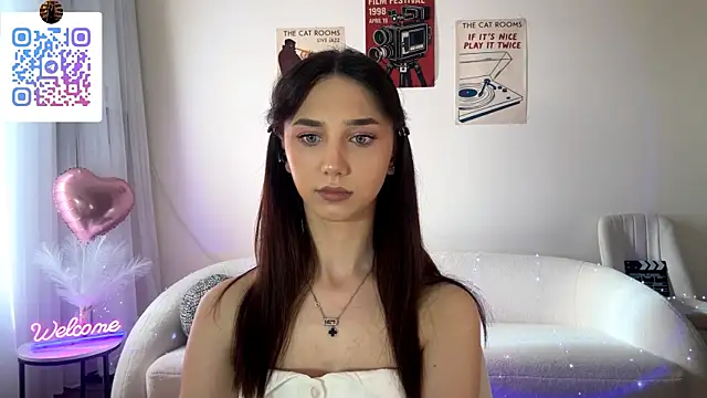 LinaMour online show from May 2026 04:07:02 AM