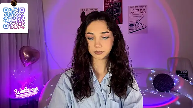 LinaMour online show from May 2026 10:27:01 PM