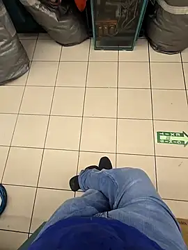 sisman31 online show from October 2025 10:38:01 PM