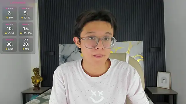 SantiagoRusso18 online show from November 2025 04:00:02 AM