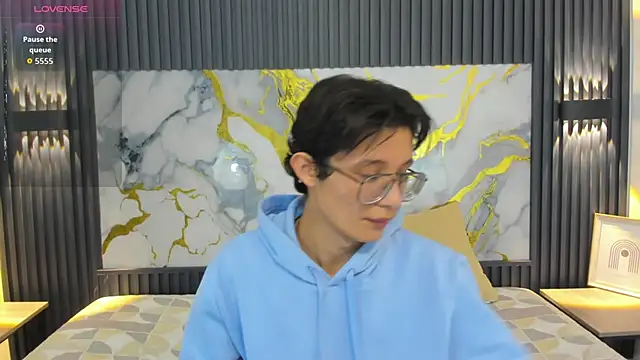 SantiagoRusso18 online show from December 2025 03:04:01 AM