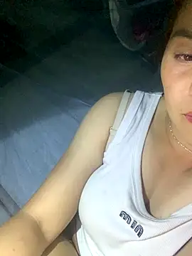 tuyetnhi-00 online show from September 2025 03:12:01 PM