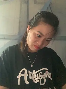 tuyetnhi-00 online show from October 2025 12:53:01 AM