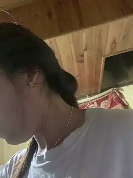 tuyetnhi-00 online show from October 2025 11:16:01 PM