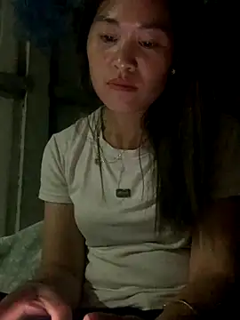 tuyetnhi-00 online show from October 2025 02:02:01 PM