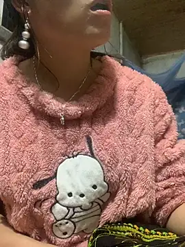 Snapshot of tuyetnhi-00 chatting on November 2025 11:42:02 AM tuyetnhi-00 online show from November 2025 11:42:02 AM