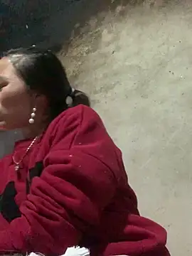 Snapshot of tuyetnhi-00 chatting on February 2026 01:17:01 PM tuyetnhi-00 online show from February 2026 01:17:01 PM