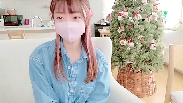 Snapshot of SUZU_1201 chatting on December 2025 01:11:01 AM SUZU 1201 online show from December 2025 01:11:01 AM