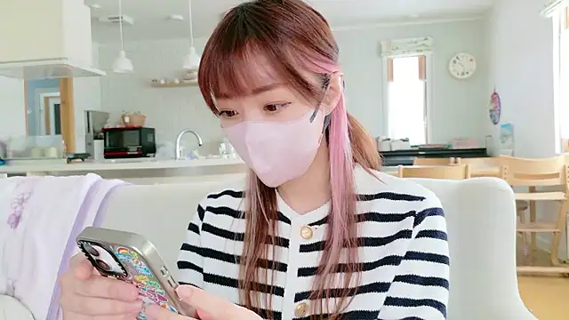 Snapshot of SUZU_1201 chatting on February 2026 01:25:02 AM SUZU 1201 online show from February 2026 01:25:02 AM