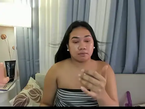 TsUncutKaren online show from November 2025 04:50:02 AM