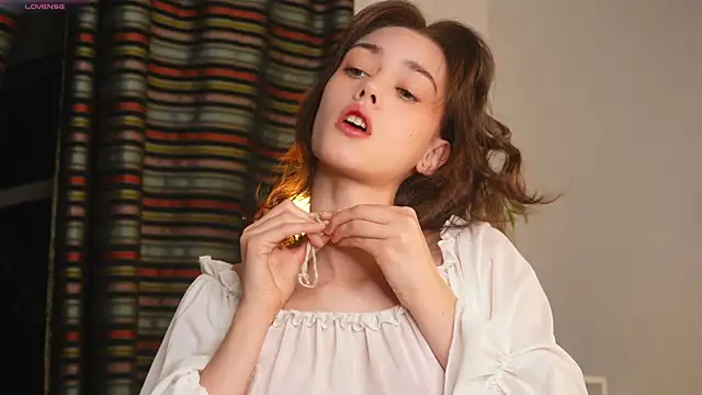 Snapshot of ttragedienne chatting on November 2025 01:28:01 PM ttragedienne online show from November 2025 01:28:01 PM