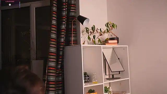 Snapshot of ttragedienne chatting on December 2025 02:29:01 AM ttragedienne online show from December 2025 02:29:01 AM