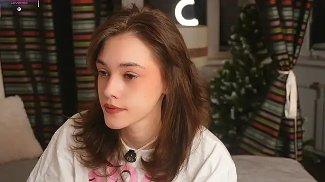 Snapshot of ttragedienne chatting on December 2025 03:15:01 AM ttragedienne online show from December 2025 03:15:01 AM