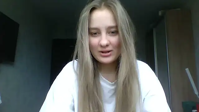 Snapshot of Karyllia chatting on October 2025 10:13:02 AM Karyllia online show from October 2025 10:13:02 AM