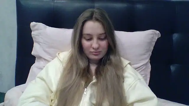 Snapshot of Karyllia chatting on October 2025 09:36:01 PM Karyllia online show from October 2025 09:36:01 PM