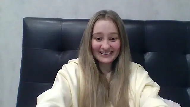 Snapshot of Karyllia chatting on October 2025 07:24:02 PM Karyllia online show from October 2025 07:24:02 PM