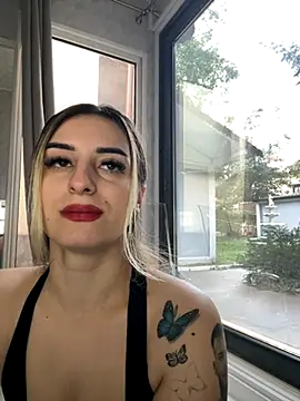 Ella Vee online show from September 2025 05:11:02 AM