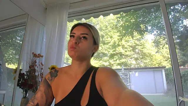 Snapshot of Ella_Vee chatting on July 2026 06:17:02 AM Ella Vee online show from July 2026 06:17:02 AM