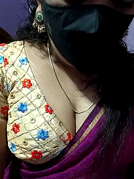 luci-queen online show from September 2025 04:38:01 AM