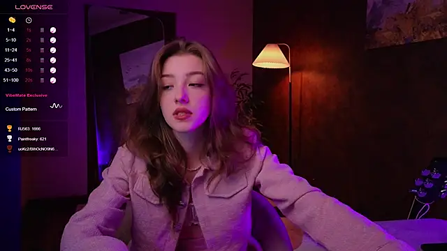 Snapshot of AstraMist chatting on September 2025 03:00:02 PM AstraMist online show from September 2025 03:00:02 PM