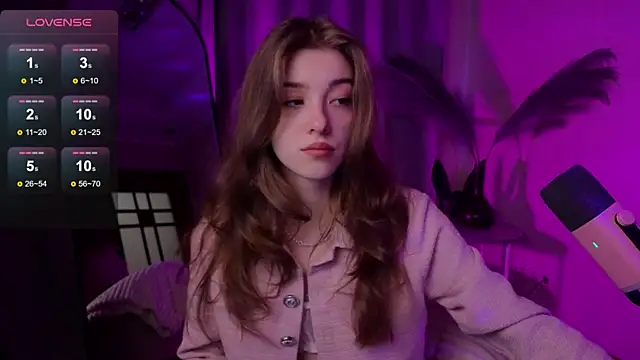 Snapshot of AstraMist chatting on September 2025 02:00:02 PM AstraMist online show from September 2025 02:00:02 PM