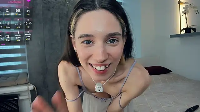 Snapshot of AntonettaTarring chatting on June 2026 10:52:02 AM AntonettaTarring online show from June 2026 10:52:02 AM