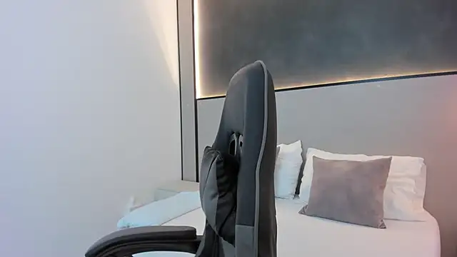 desireee  online show from October 2025 12:16:01 PM